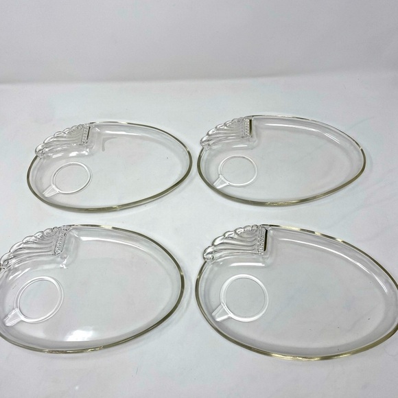 Set of 4 Vintage 1950's Clear Glass "Serve a snack" Plates Hocking Glass Co - Picture 1 of 7